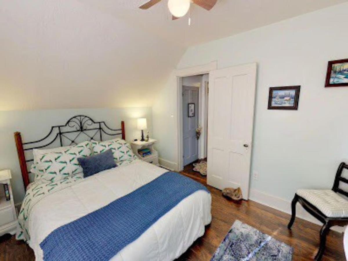 The Blue Bungalow Montrose Bagian luar foto